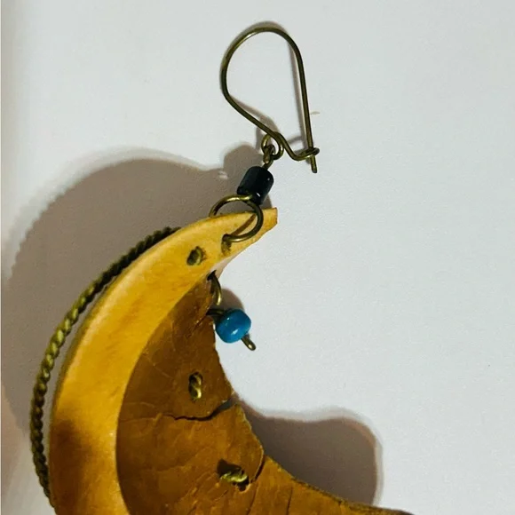 Boho Vintage Coconut Shell Crescent Moon Earrings - Picture 7 of 7